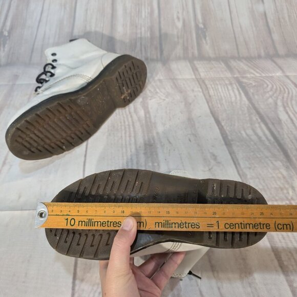 Dr Martens Wome White Leather Lace-Up Casual Block Heel Vintage Combat Boot - Picture 11 of 11